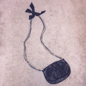 Faux croc purse w/ chains & bow.